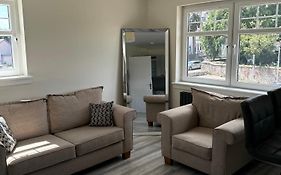 Modern 3 Bedroom Apartment In Markinch, Fife