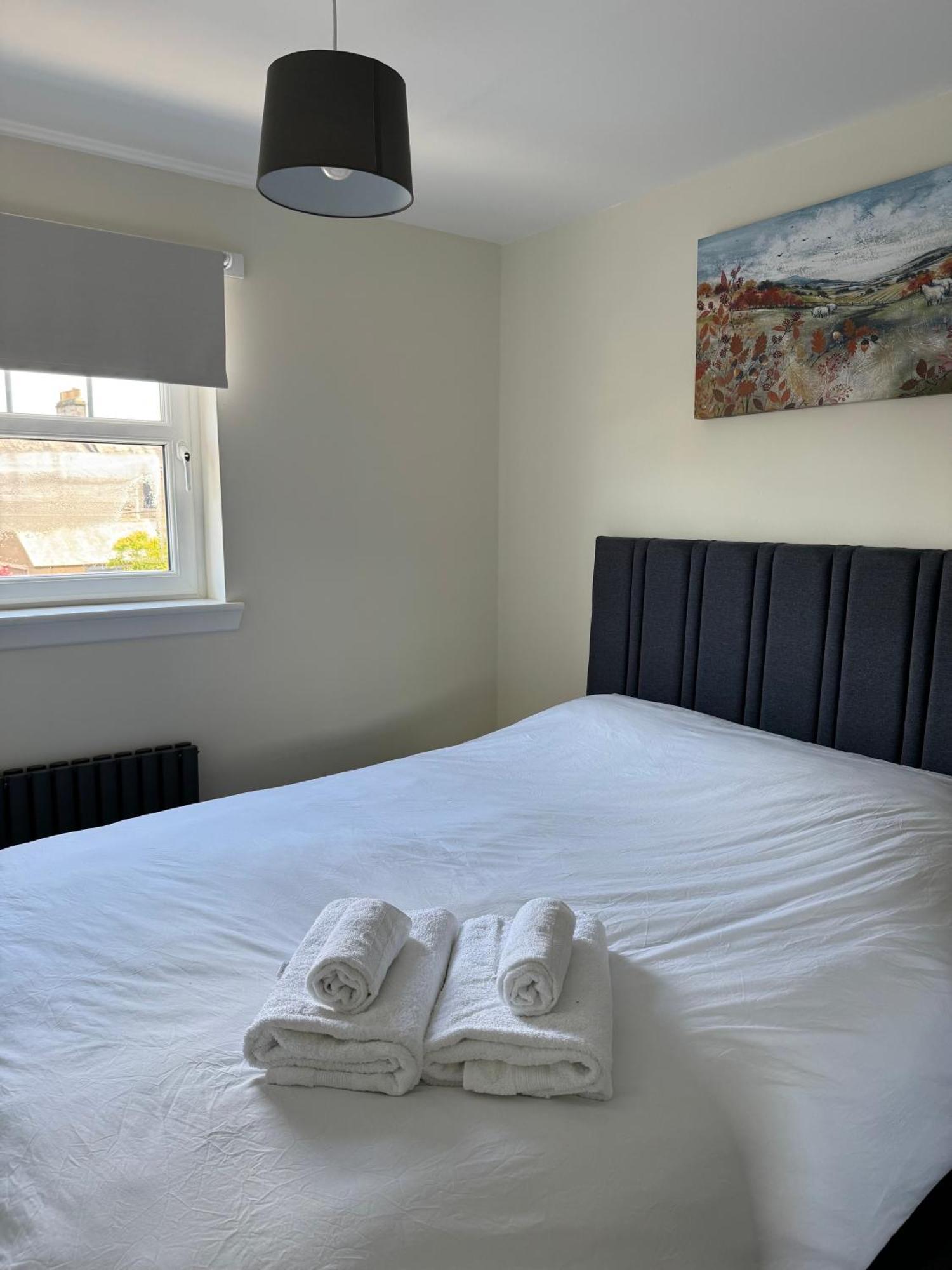 Modern 3 Bedroom Apartment In Markinch, Fife Exterior photo